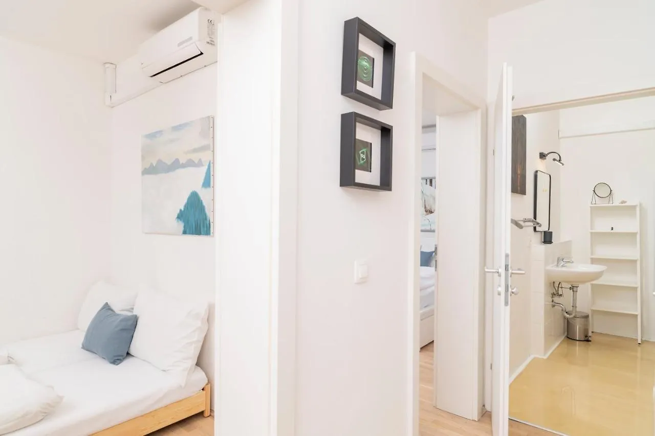 Art Apartment Karlsplatz By Ichbucheat Wien 0*,