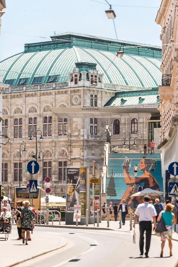 Art Apartment Karlsplatz By Ichbucheat Wien