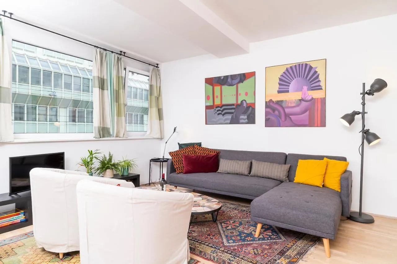 Art Apartment Karlsplatz By Ichbucheat Wien Österrike