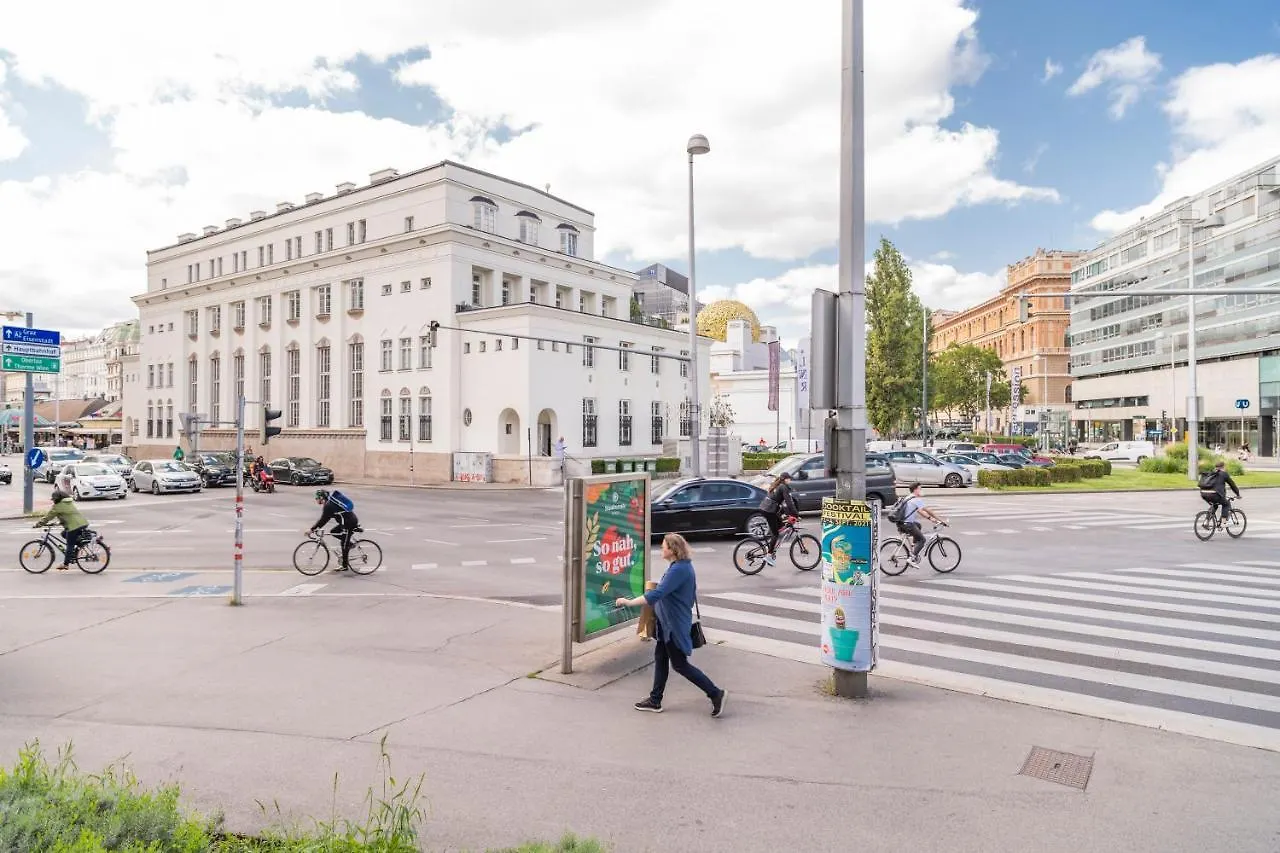 Art Apartment Karlsplatz By Ichbucheat Vienna